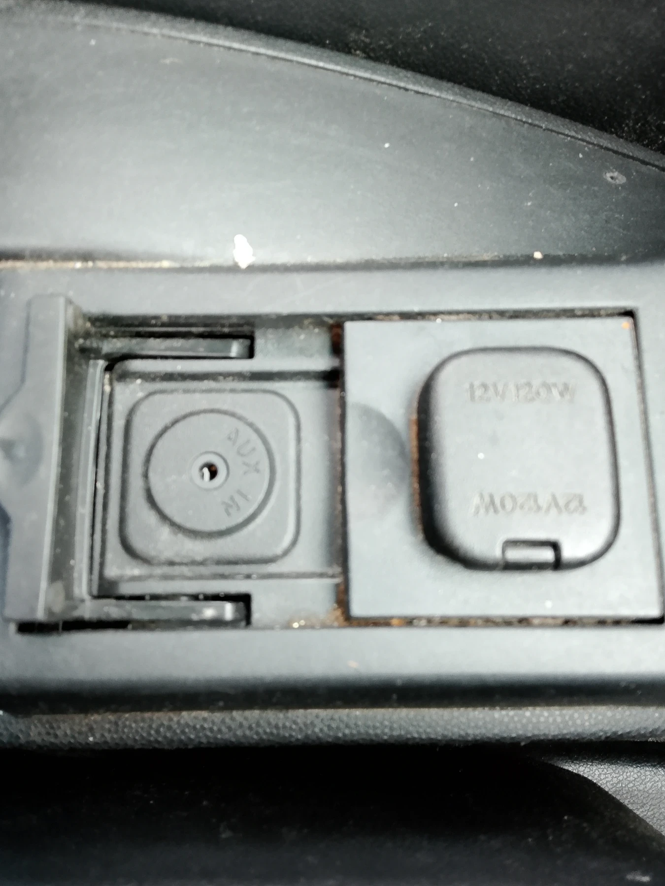 Mazda 2  - изображение 6