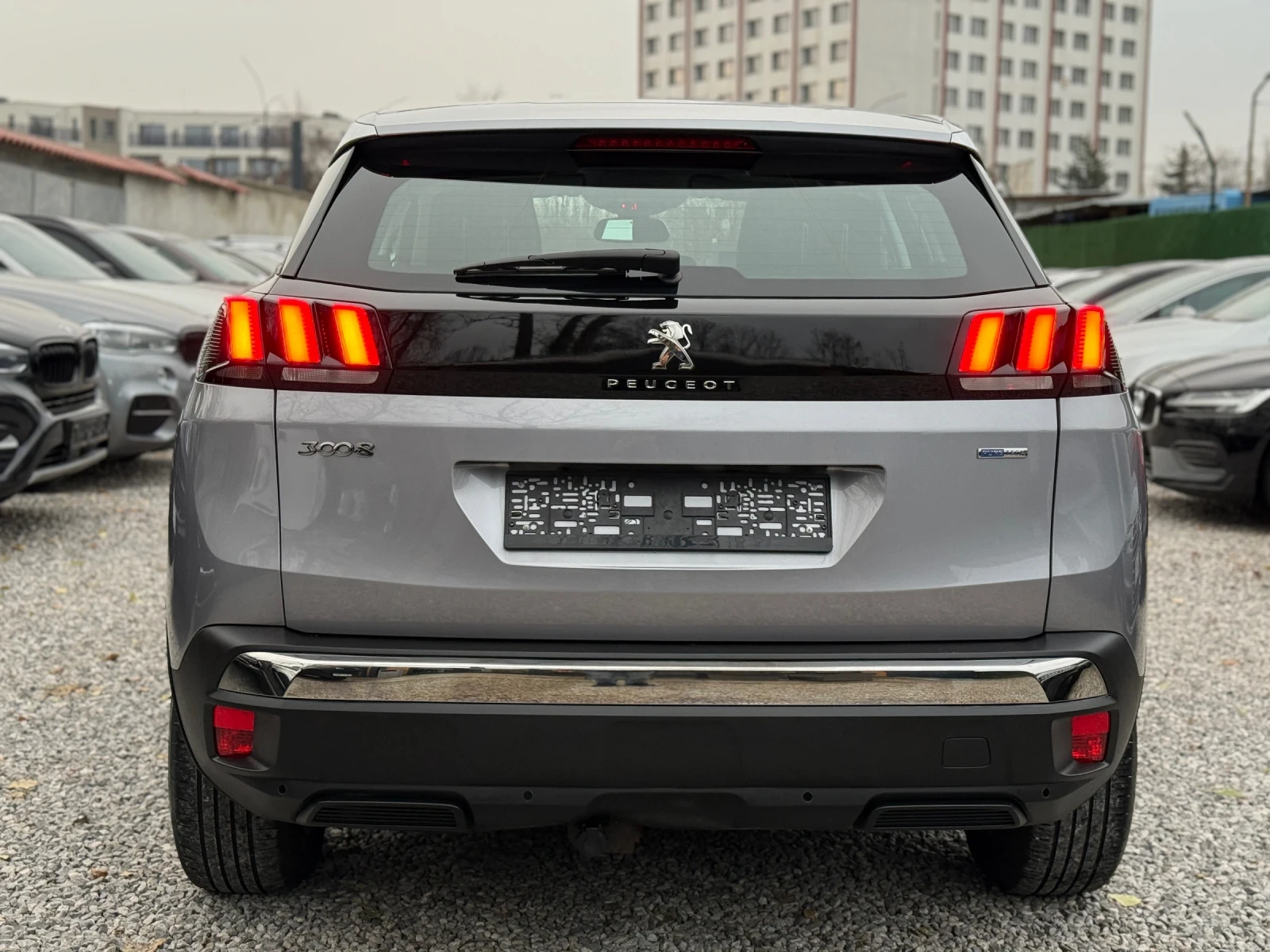 Peugeot 3008 1.2i/130hp/SUV/ТОП Състояние - изображение 6