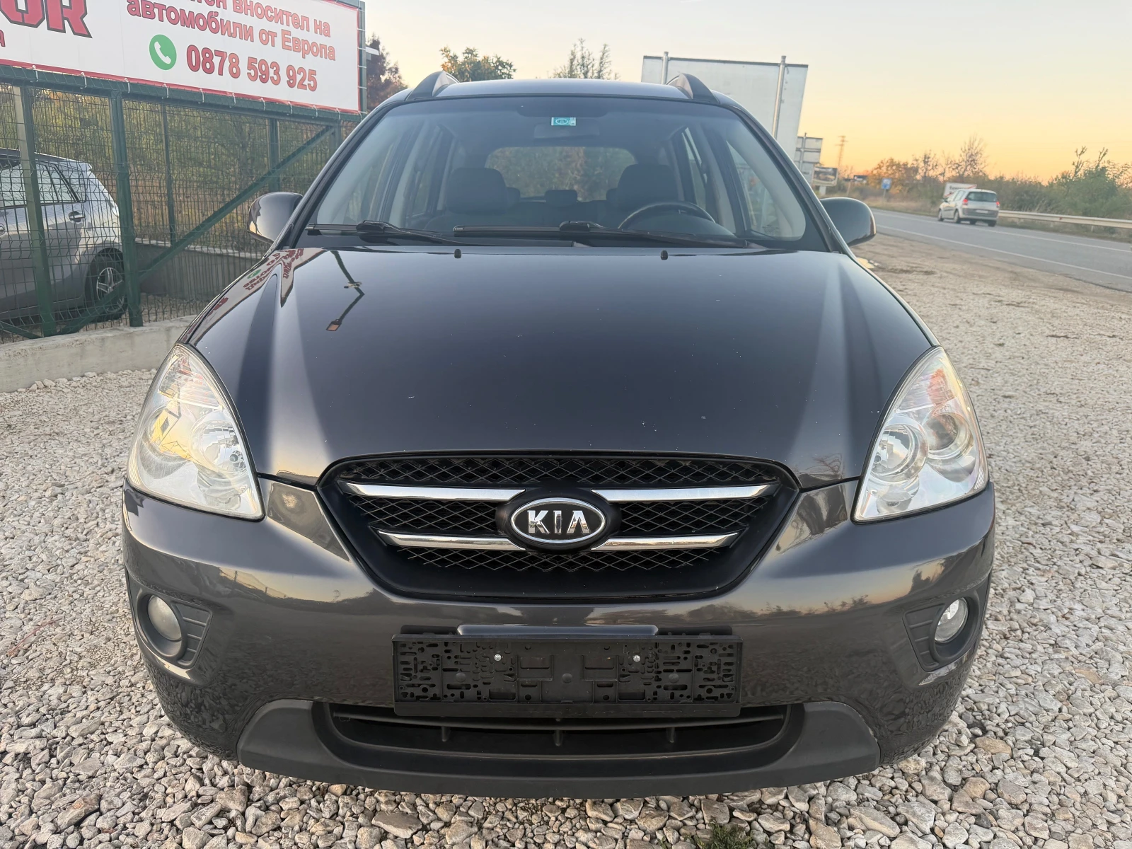Kia Carens 2.0i/144p.s-Facelift, снимка 5 - Автомобили и джипове - 52806989