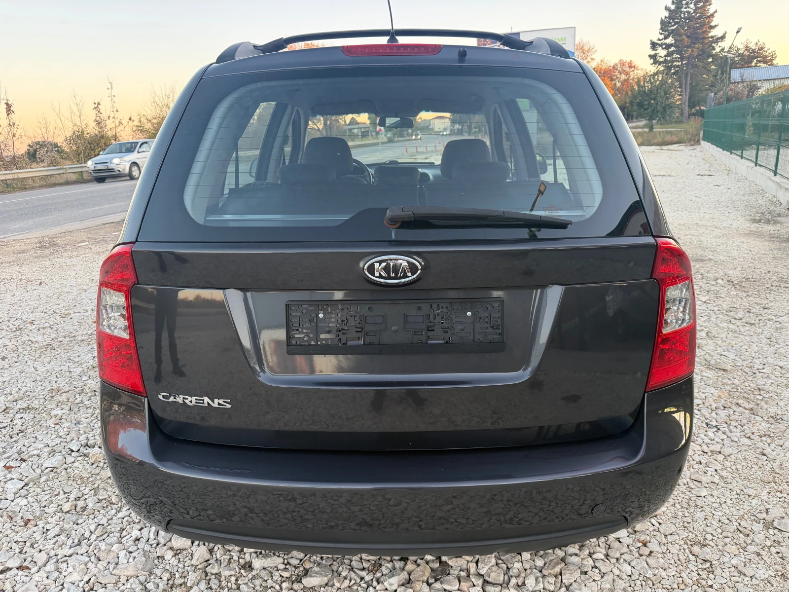 Kia Carens 2.0i/144p.s-Facelift, снимка 6 - Автомобили и джипове - 52806989