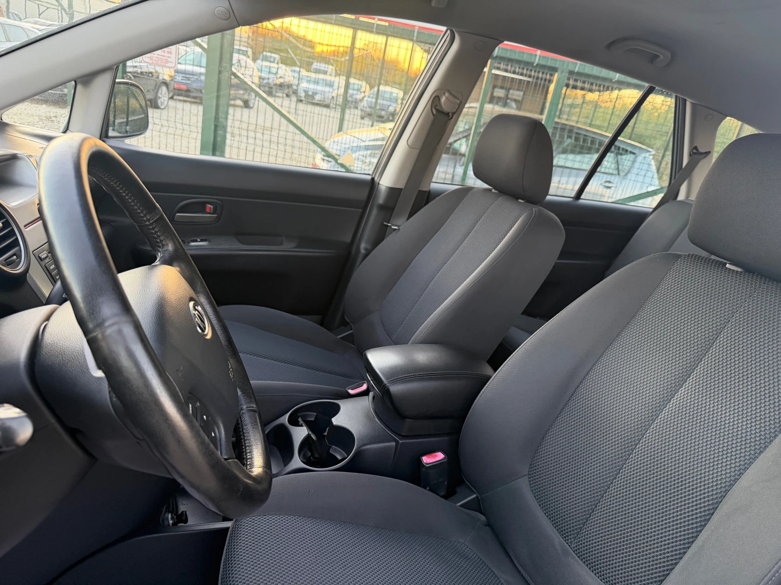 Kia Carens 2.0i/144p.s-Facelift, снимка 14 - Автомобили и джипове - 52806989