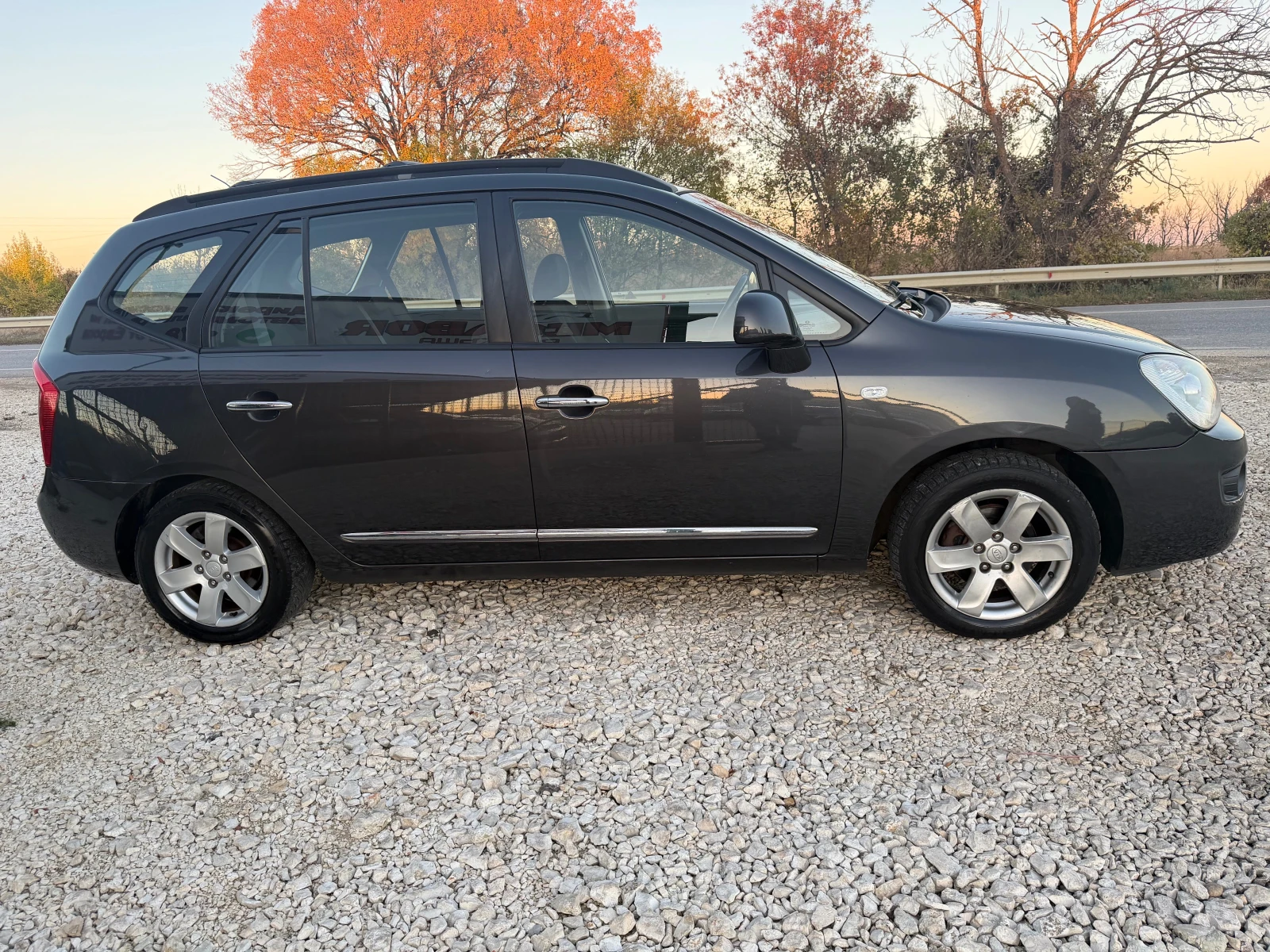 Kia Carens 2.0i/144p.s-Facelift, снимка 8 - Автомобили и джипове - 52806989