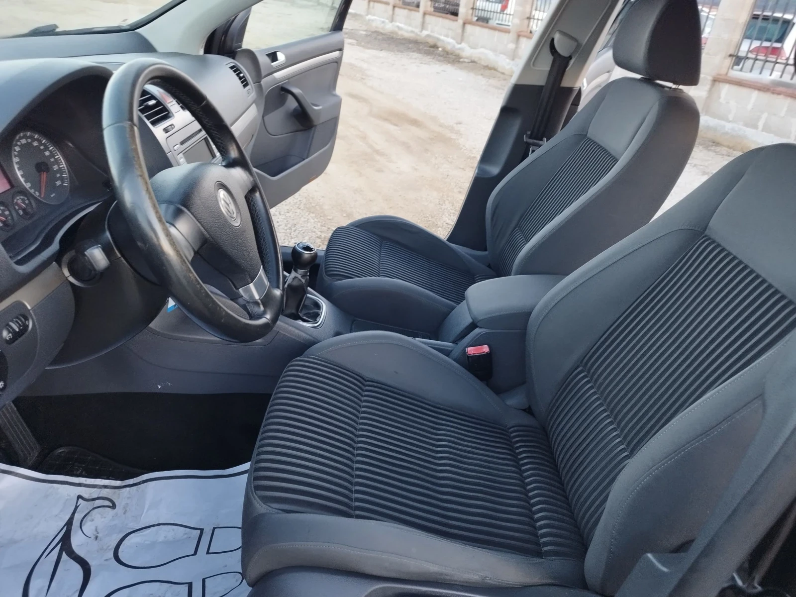 VW Golf 2.0 Tdi 140 BMM - изображение 10