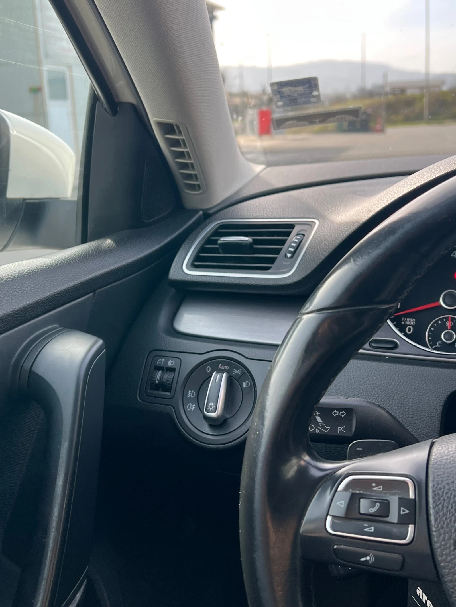 VW Passat, снимка 10 - Автомобили и джипове - 53818343