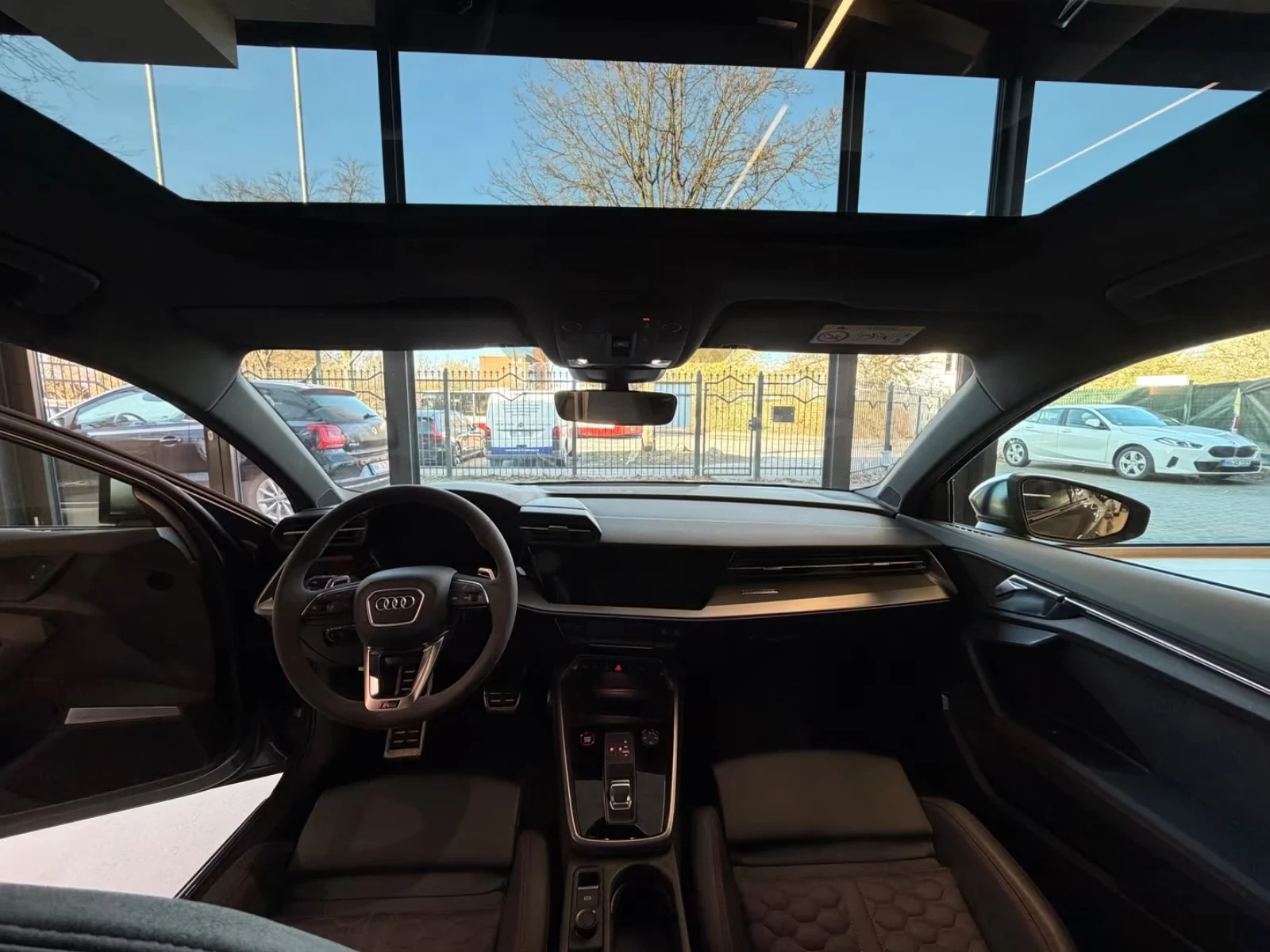 Audi Rs3 Eventuri Matrix 360* Bang&Olufsen PANO Keyless, снимка 11 - Автомобили и джипове - 54240022