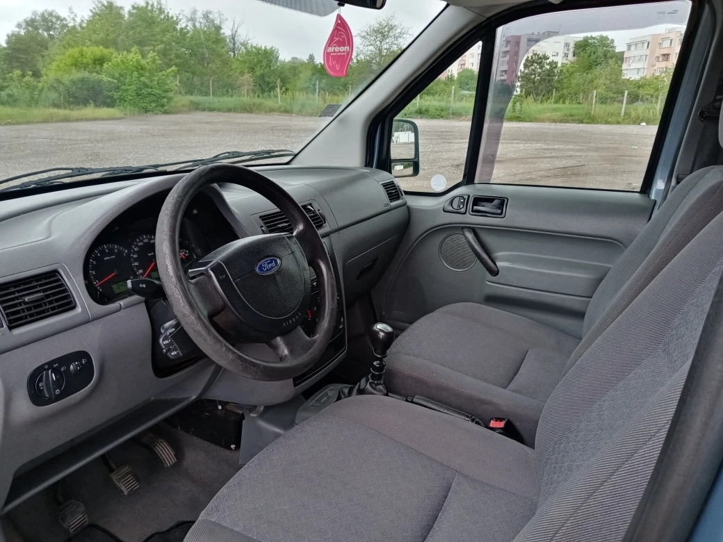Ford Connect Tourneo 1, 8 klima, снимка 11 - Автомобили и джипове - 54486737