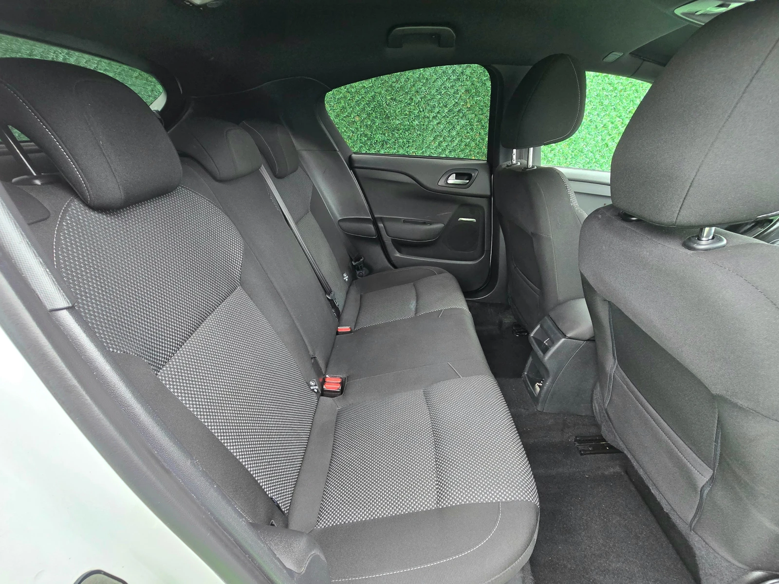 DS DS 4 1.6BlueHDI* 120кс* EU-6* FACE LIFT* AUTOMATIC, снимка 10 - Автомобили и джипове - 54782314