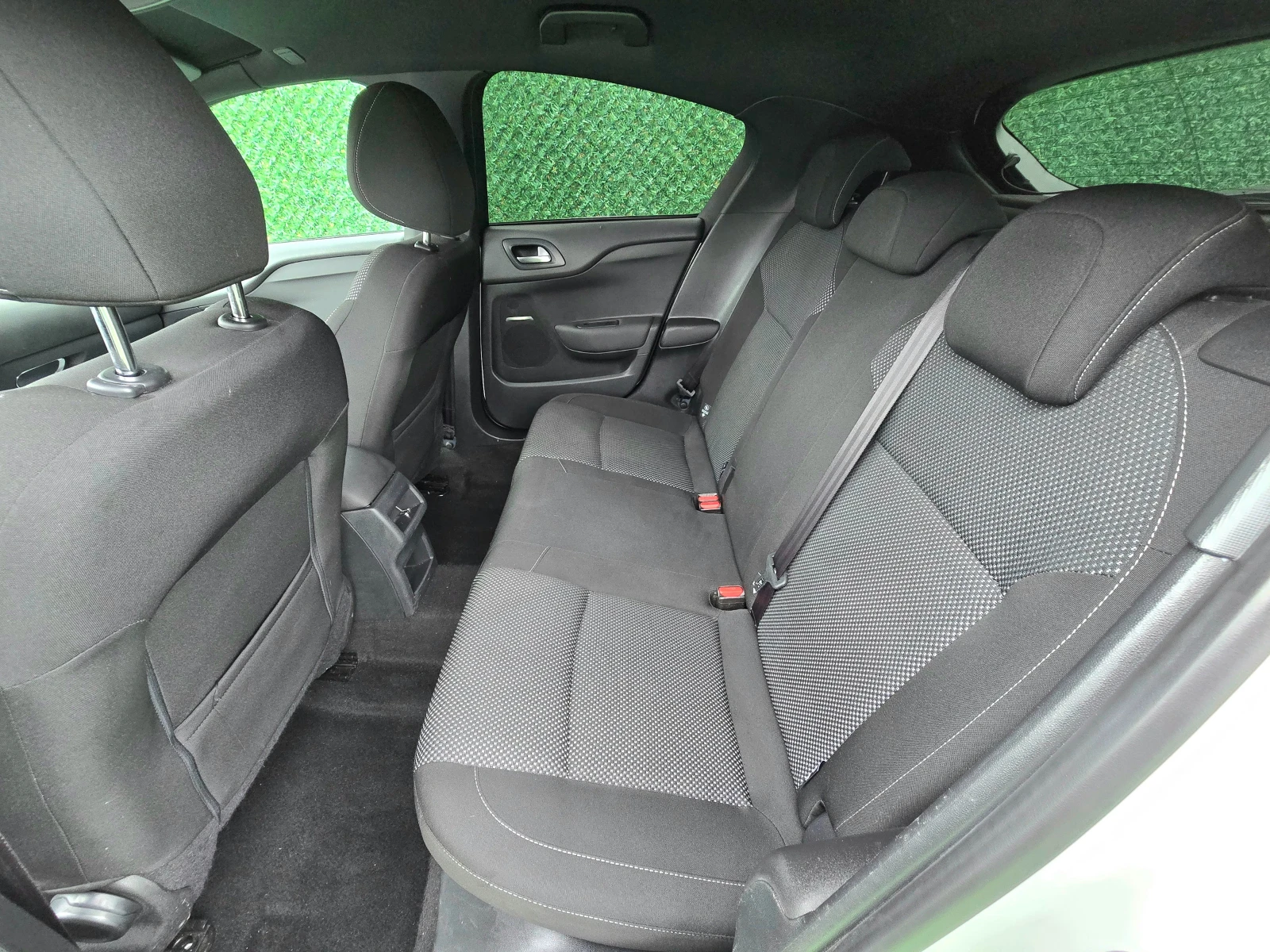 DS DS 4 1.6BlueHDI* 120кс* EU-6* FACE LIFT* AUTOMATIC, снимка 9 - Автомобили и джипове - 54782314