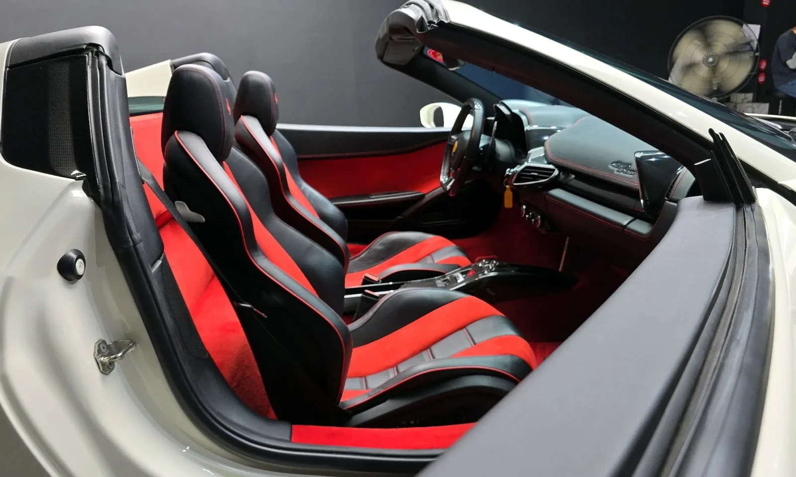 Ferrari 458 Italia SPIDER, снимка 11 - Автомобили и джипове - 54854952