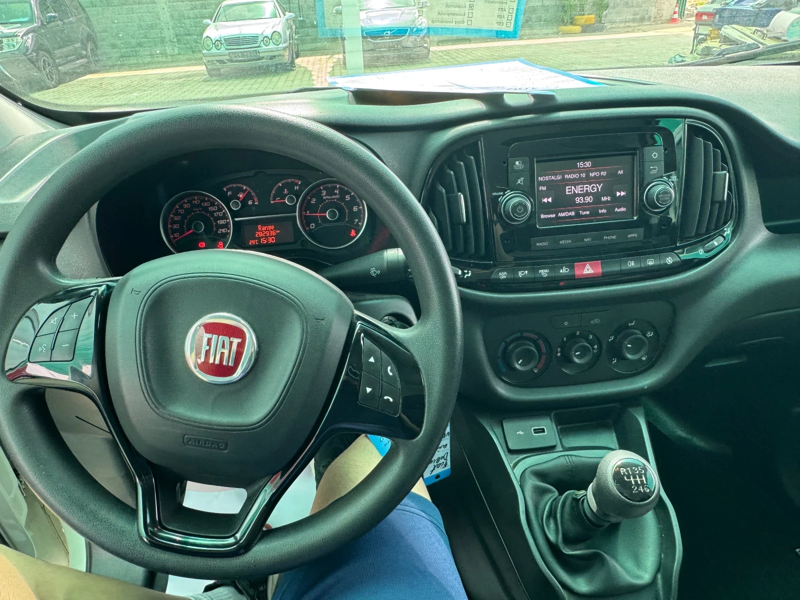 Fiat Doblo 1.6 Multijet 3 местен перфектен, снимка 14 - Автомобили и джипове - 54944523