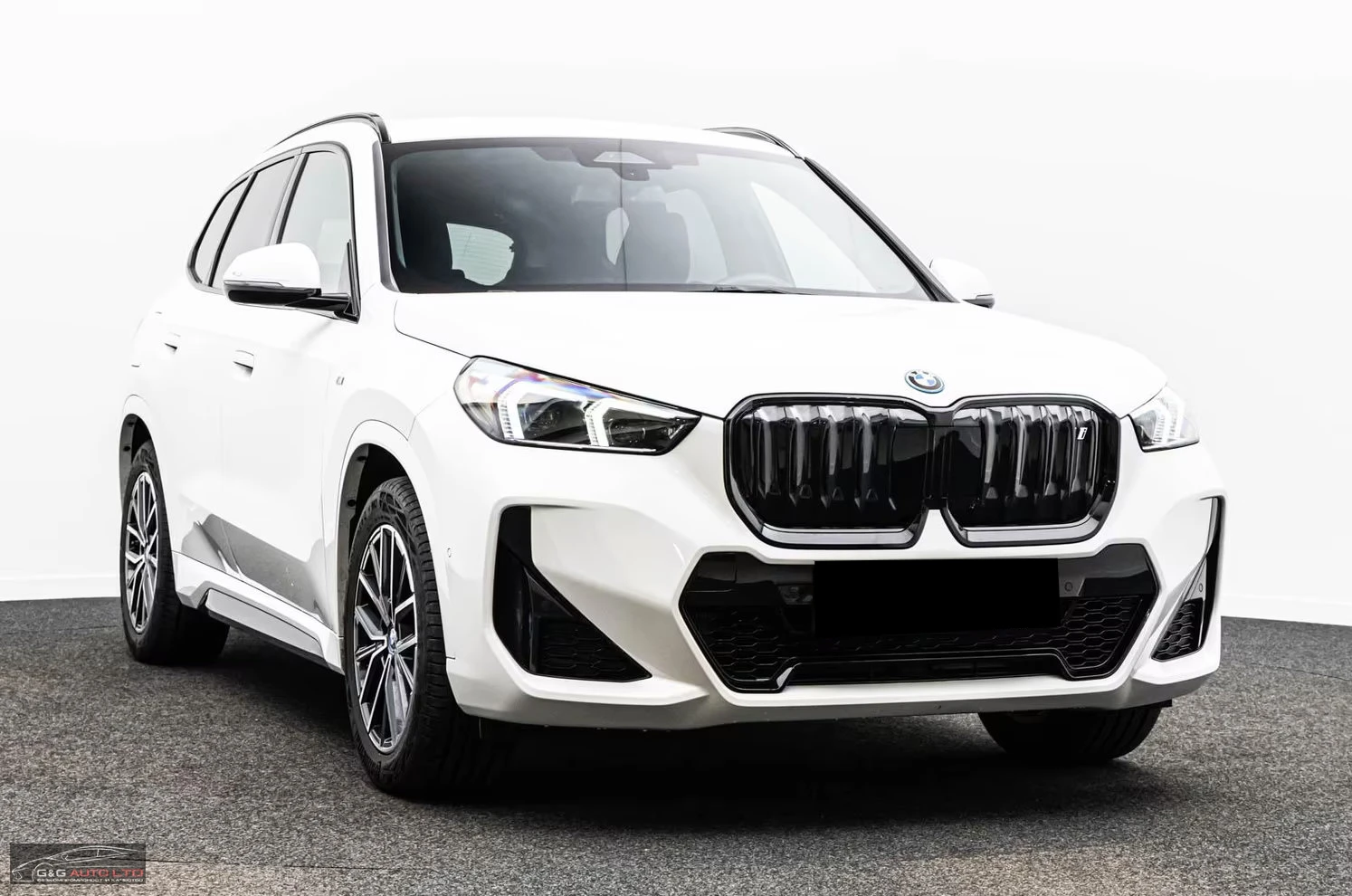 BMW iX1 30/xDRIVE/313HP/MSPORT/SHADOW/360/HI-FI/LED/527z, снимка 6 - Автомобили и джипове - 55136639