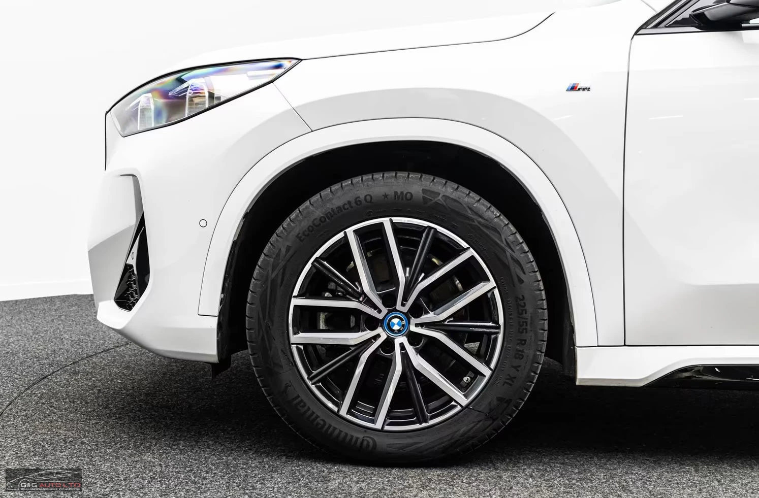 BMW iX1 30/xDRIVE/313HP/MSPORT/SHADOW/360/HI-FI/LED/527z, снимка 3 - Автомобили и джипове - 55136639