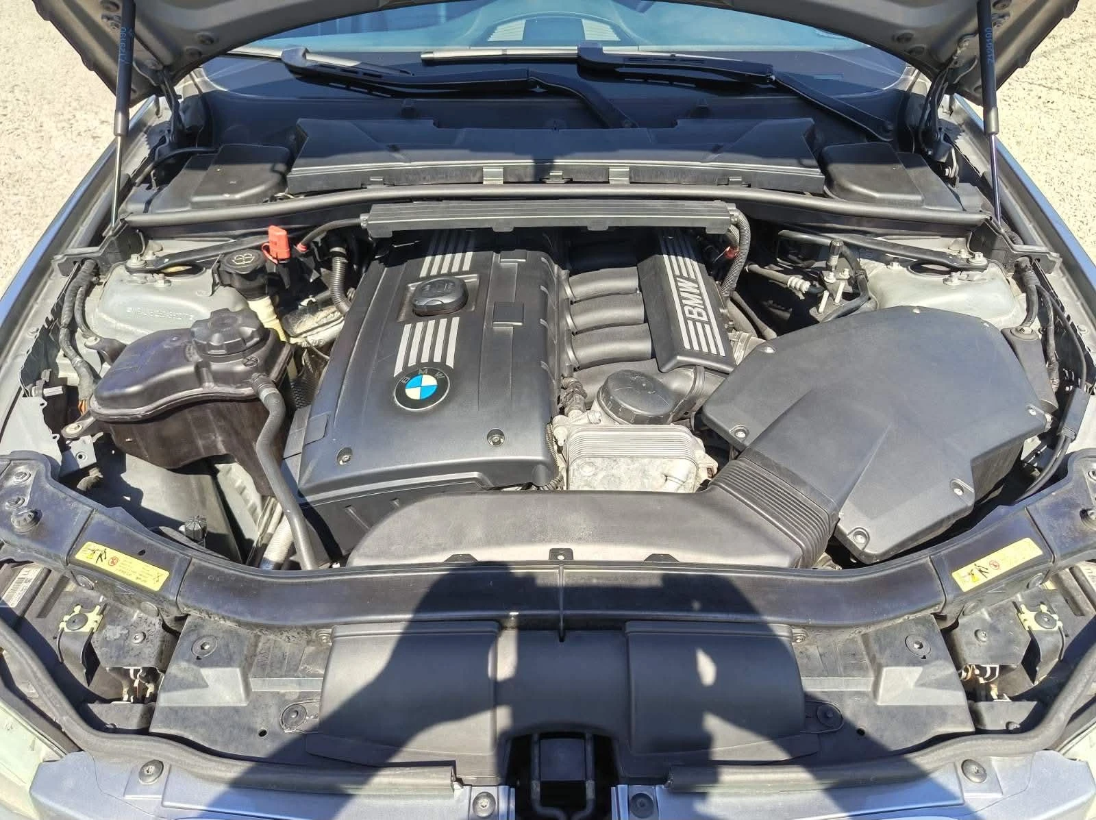 BMW 330 330 I SWISS, снимка 15 - Автомобили и джипове - 55609504