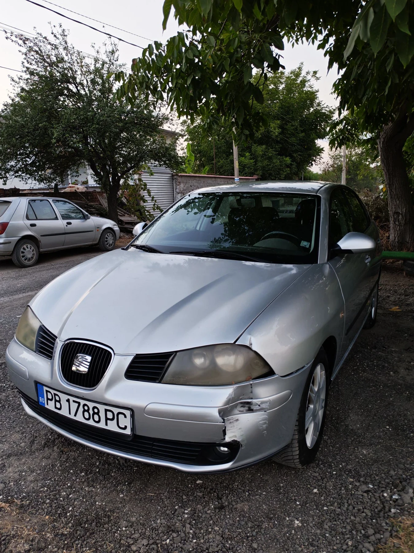 Seat Cordoba, снимка 2 - Автомобили и джипове - 56011533