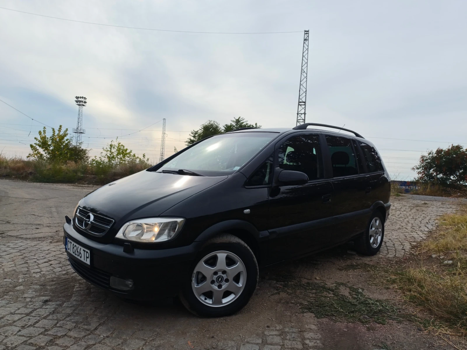 Opel Zafira 2.2 ФЕЙСЛИФТ, снимка 2 - Автомобили и джипове - 56227304