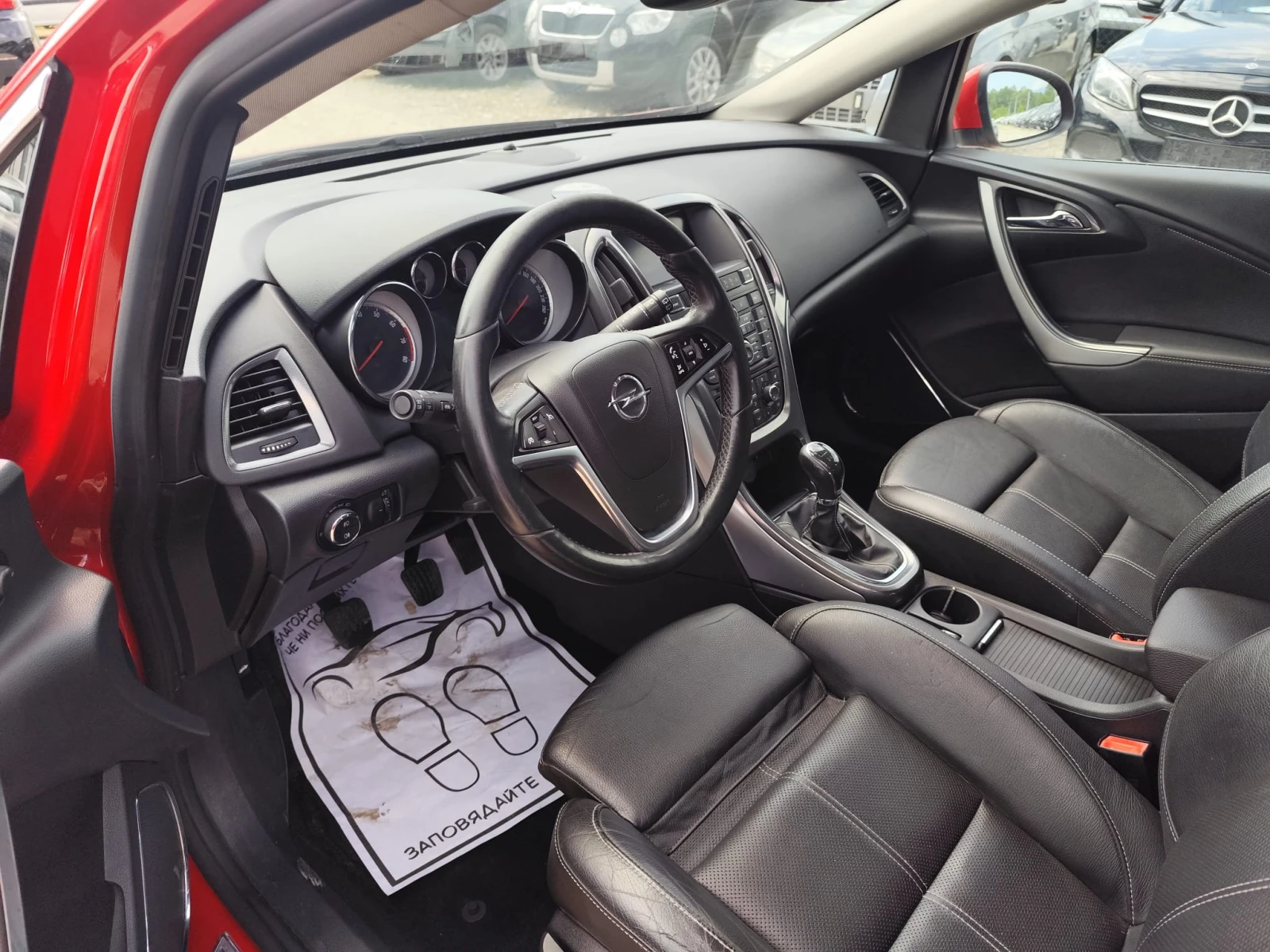 Opel Astra 1.4 бензин, снимка 10 - Автомобили и джипове - 56480067