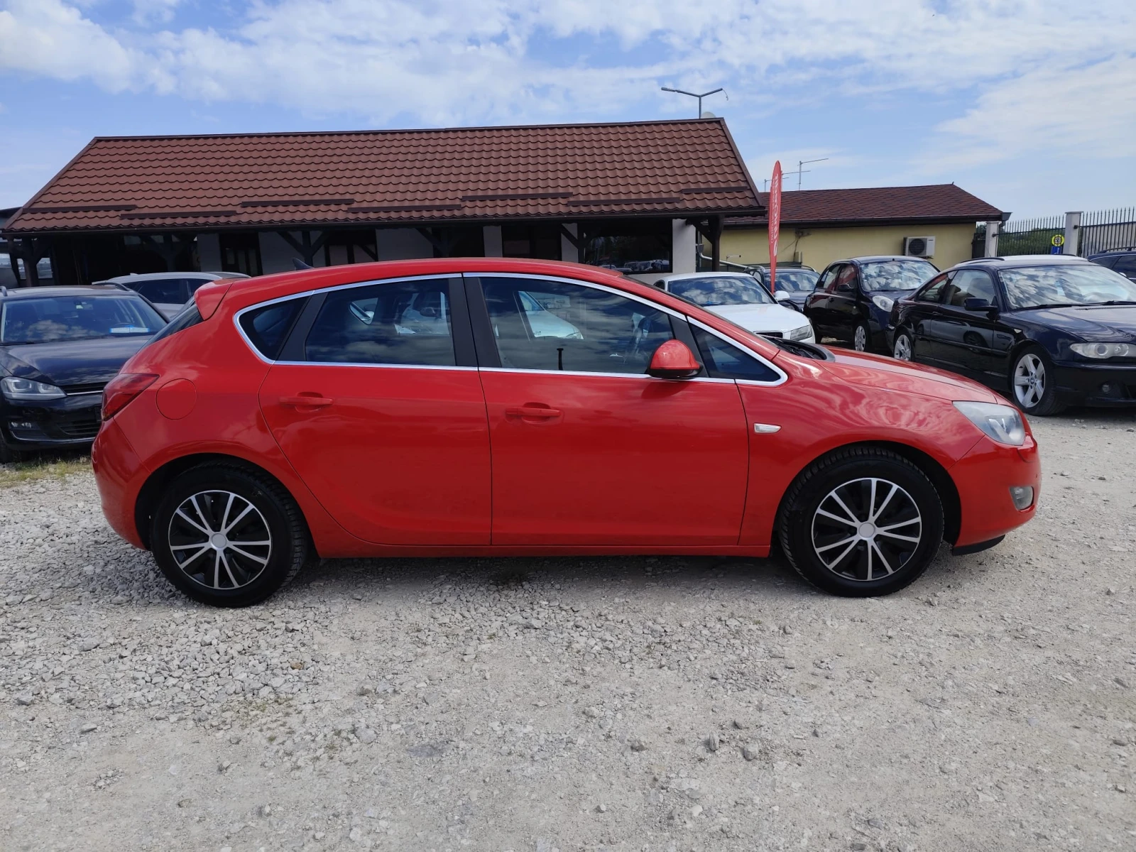 Opel Astra 1.4 бензин, снимка 4 - Автомобили и джипове - 56480067