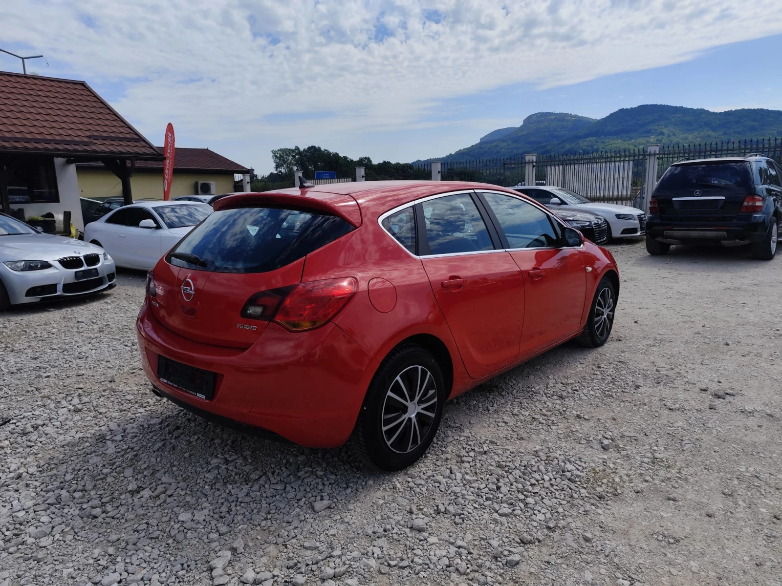 Opel Astra 1.4 бензин, снимка 5 - Автомобили и джипове - 56480067