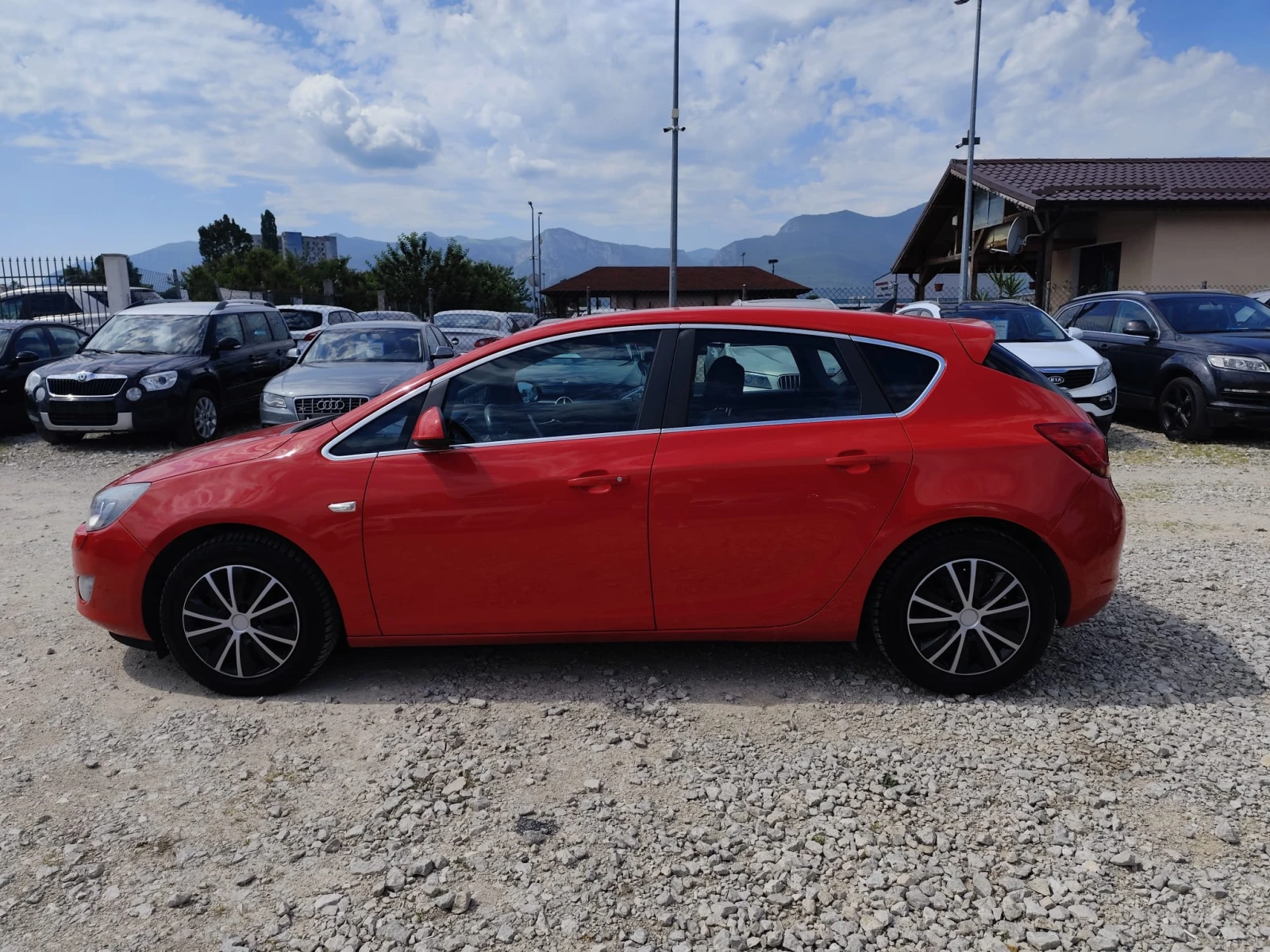 Opel Astra 1.4 бензин, снимка 8 - Автомобили и джипове - 56480067