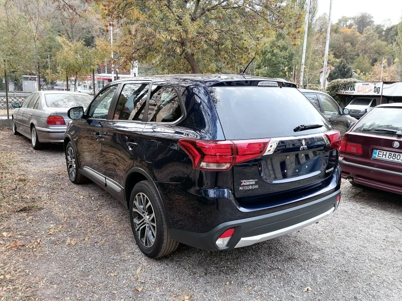 Mitsubishi Outlander 2.4i 6+ 1, снимка 3 - Автомобили и джипове - 42820507