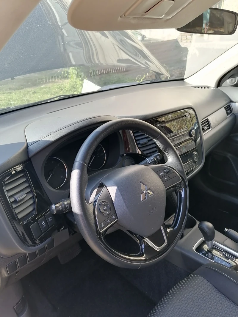 Mitsubishi Outlander 2.4i 6+ 1, снимка 14 - Автомобили и джипове - 42820507