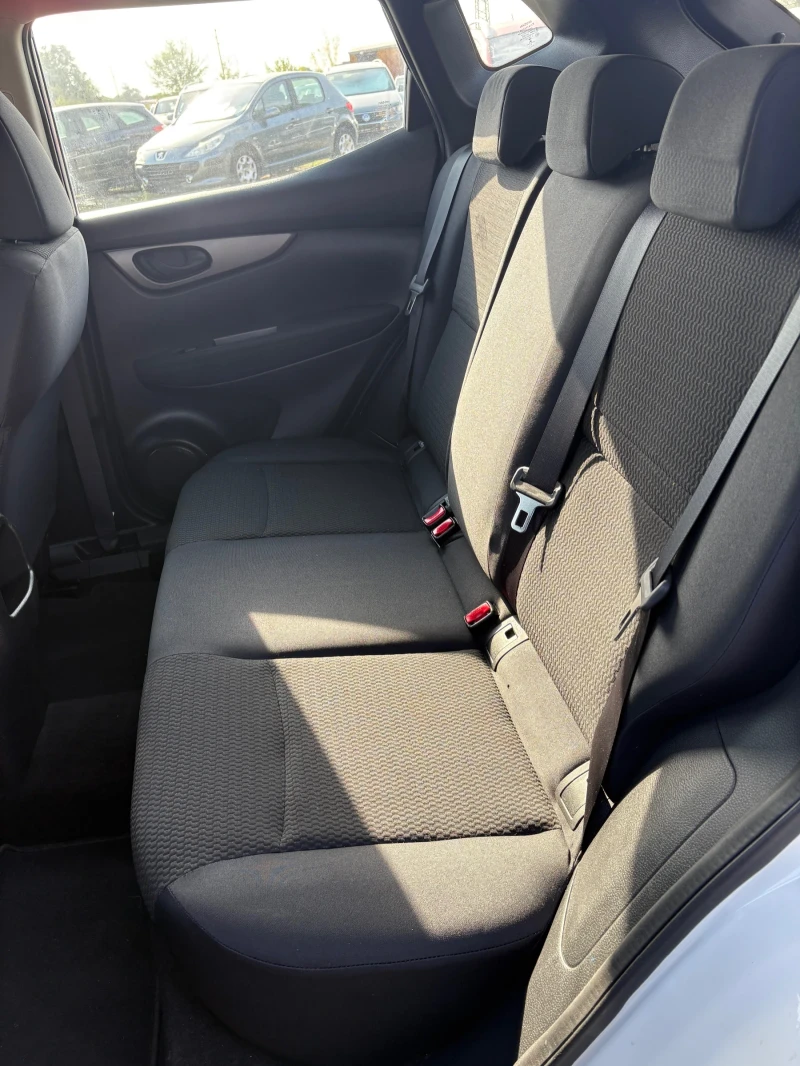 Nissan Qashqai, снимка 11 - Автомобили и джипове - 49723697