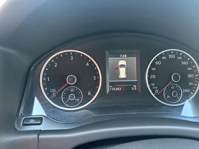 VW Tiguan 4x4 DSG, снимка 13 - Автомобили и джипове - 51125148