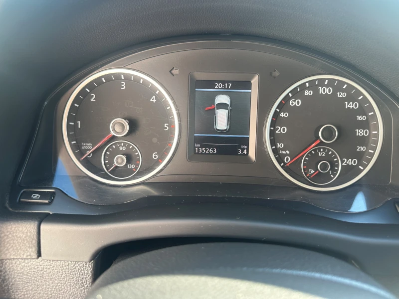 VW Tiguan 4x4 DSG, снимка 11 - Автомобили и джипове - 51125148