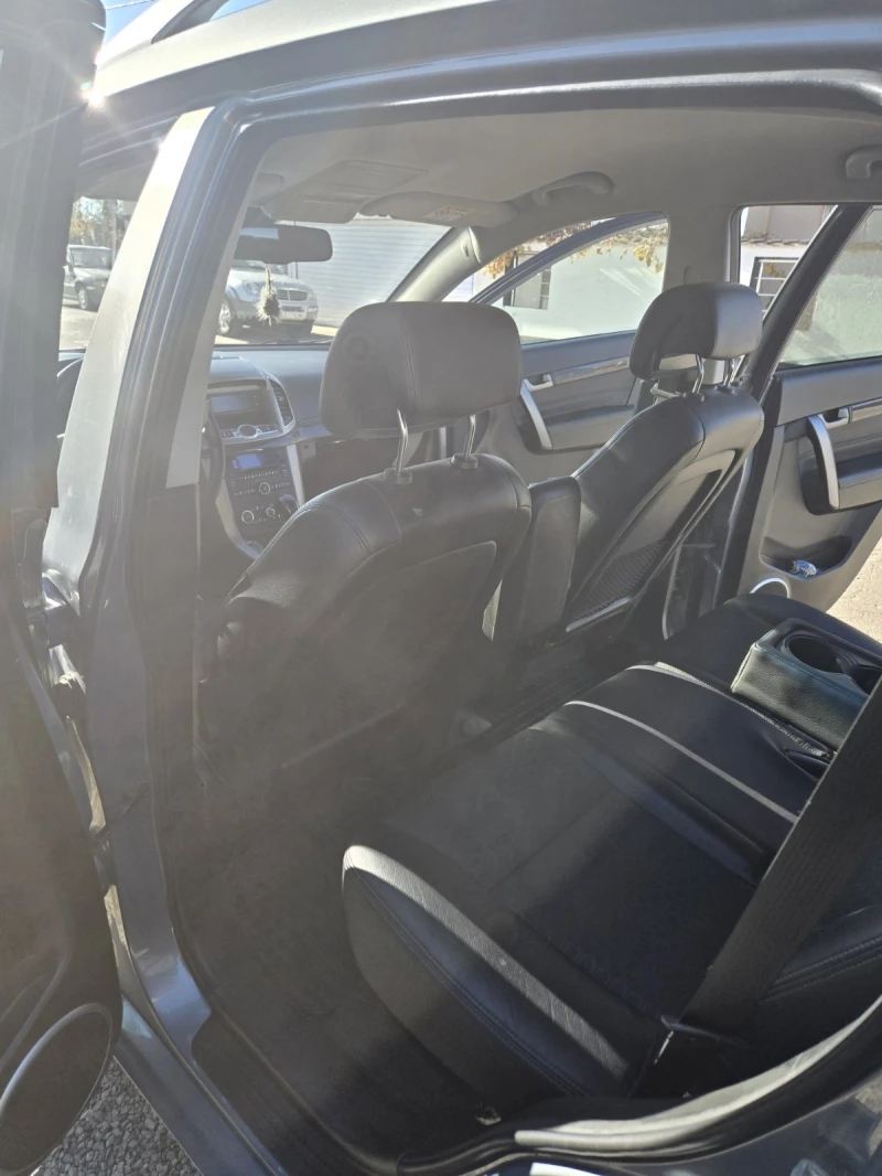 Chevrolet Captiva, снимка 10 - Автомобили и джипове - 52432011