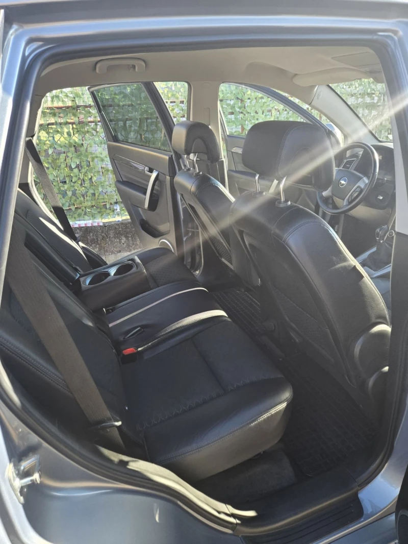 Chevrolet Captiva, снимка 9 - Автомобили и джипове - 52432011