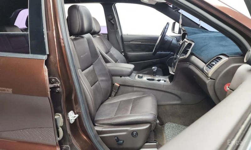 Jeep Grand cherokee, снимка 11 - Автомобили и джипове - 52822580