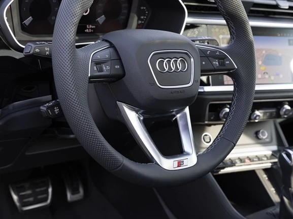 Audi Q3 Sportback 40 TFSI Quattro = S-line= Гаранция - изображение 4