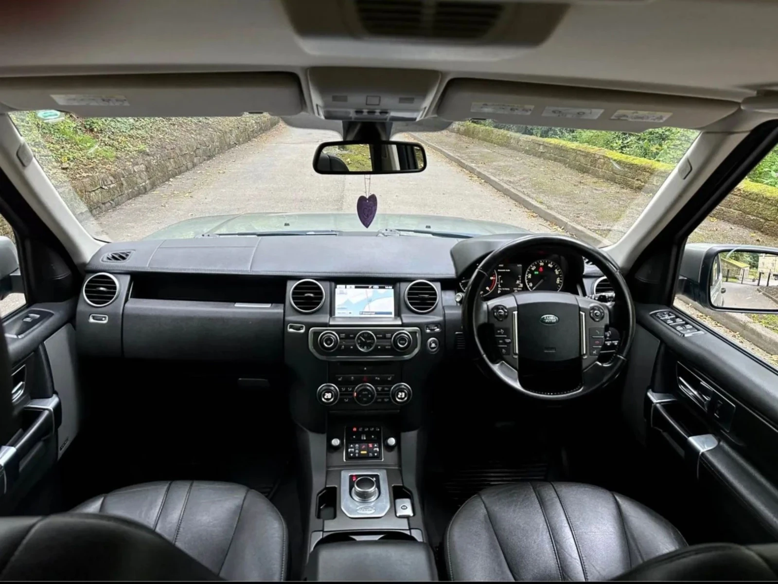 Land Rover Discovery 3.0D V6 256HP 8ZF, снимка 1