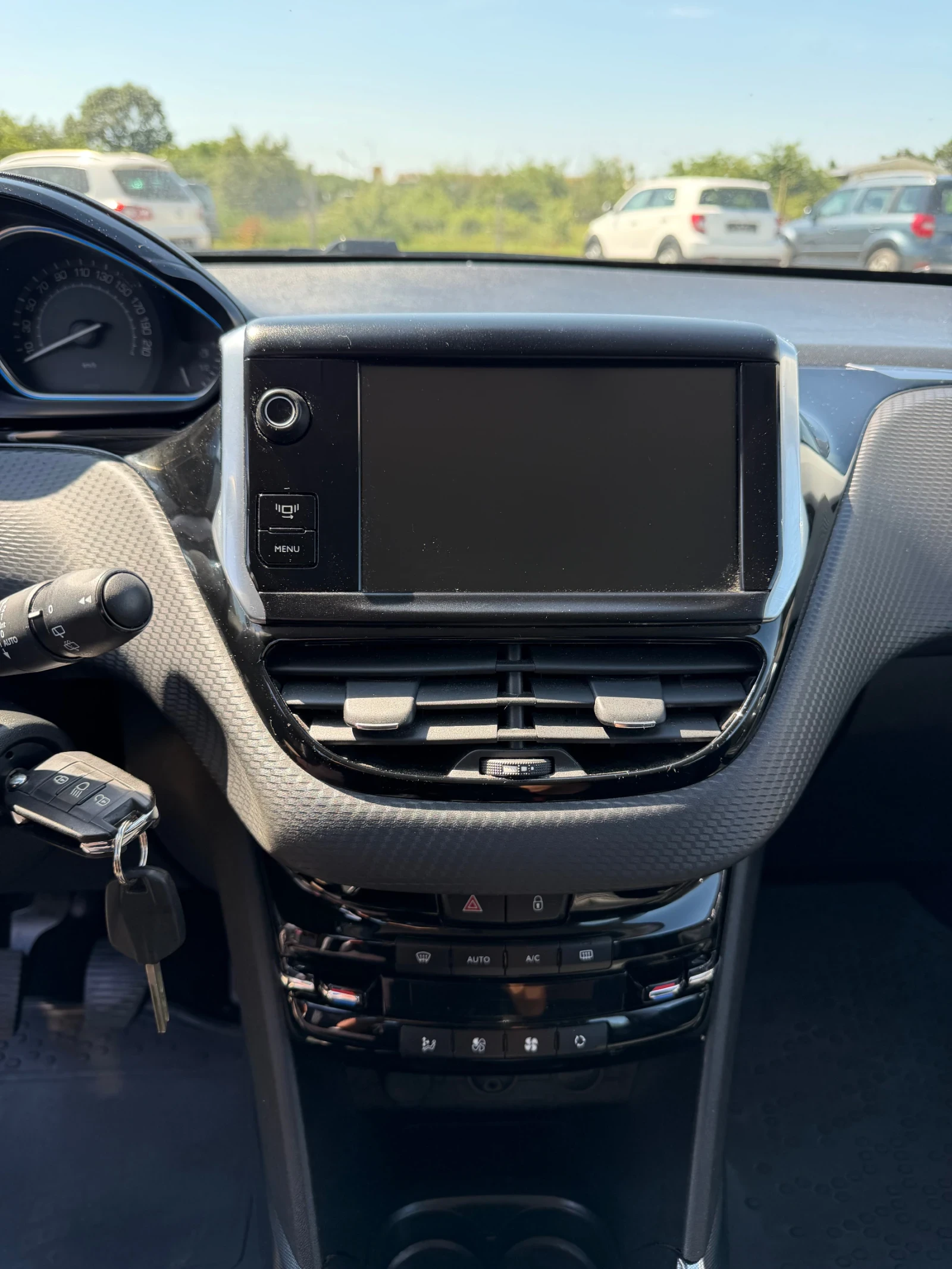 Peugeot 2008, снимка 8 - Автомобили и джипове - 49723697