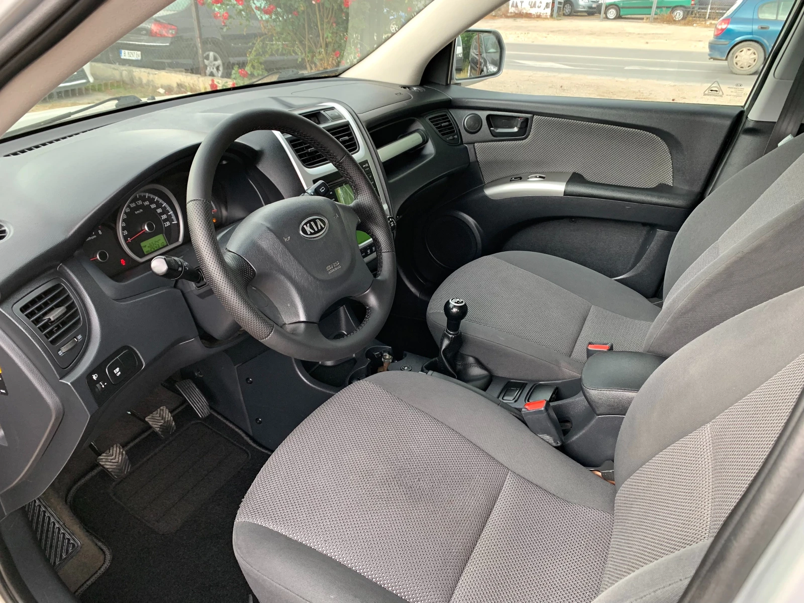 Kia Sportage 2.0i Г.Инжекцион - изображение 7