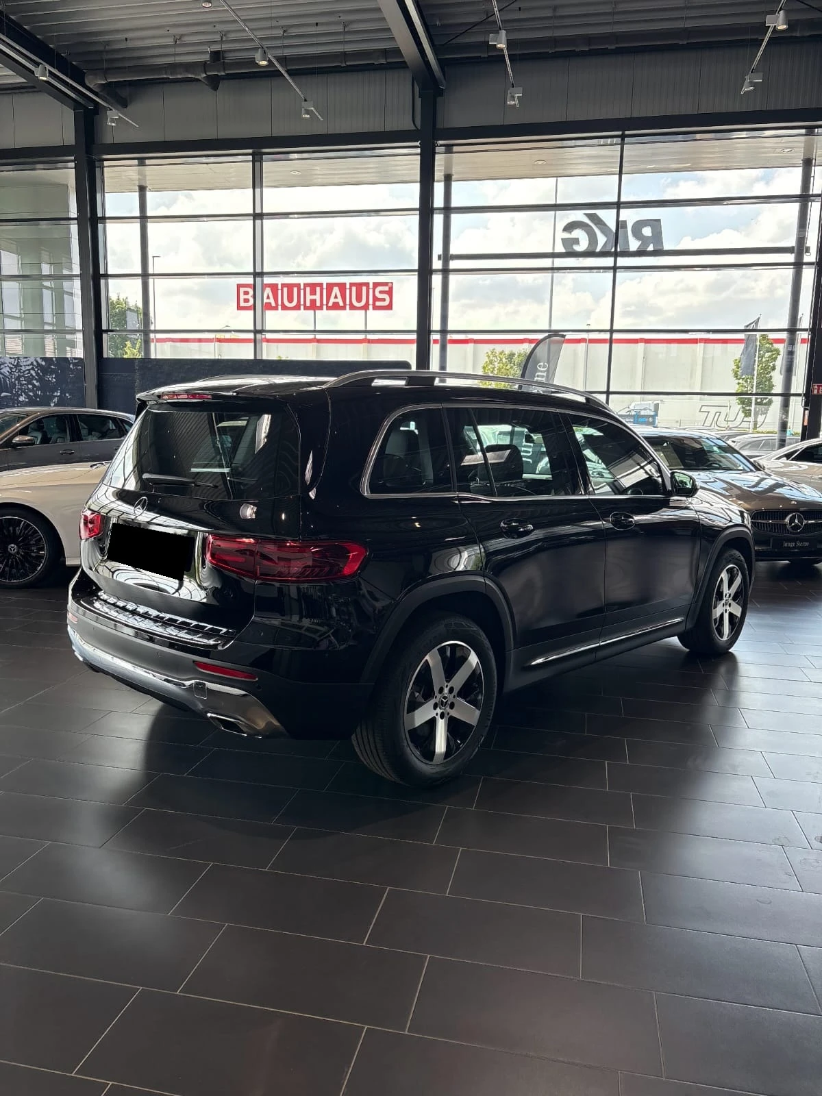 Mercedes-Benz GLB 250i  4Matic - изображение 2