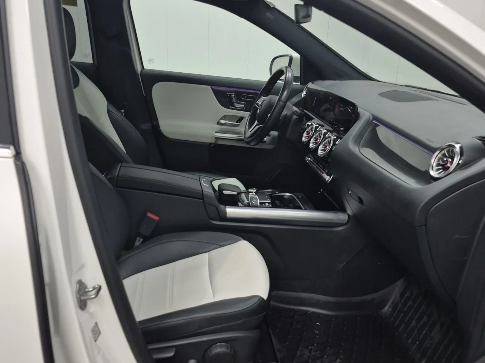 Mercedes-Benz GLA 250 AMG-pkg* 360View* CarPlay* �������* ���� | Mobile.bg � ����������� 13