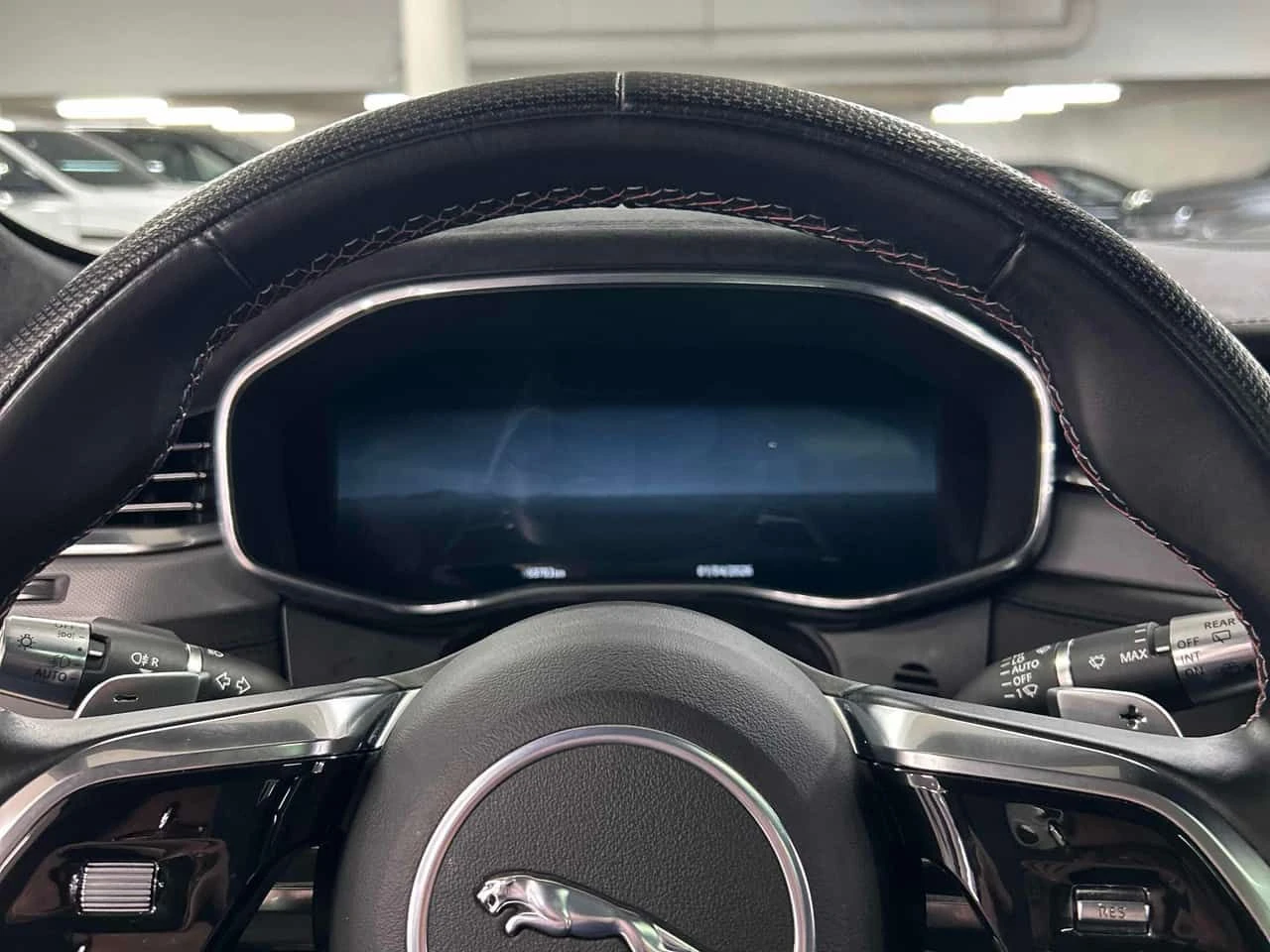 Jaguar F-PACE * P550 SVR* 2 КЛЮЧА* PANO* ПОДГРЕВ* KEYLESS* , снимка 8 - Автомобили и джипове - 54064817