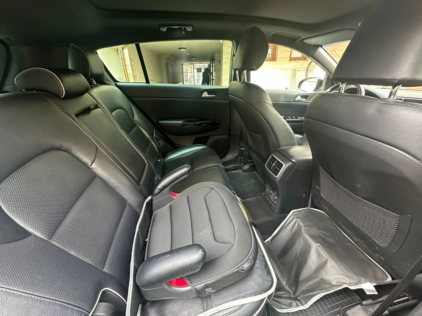 Kia Sportage лек автомобил, снимка 10 - Автомобили и джипове - 54325877