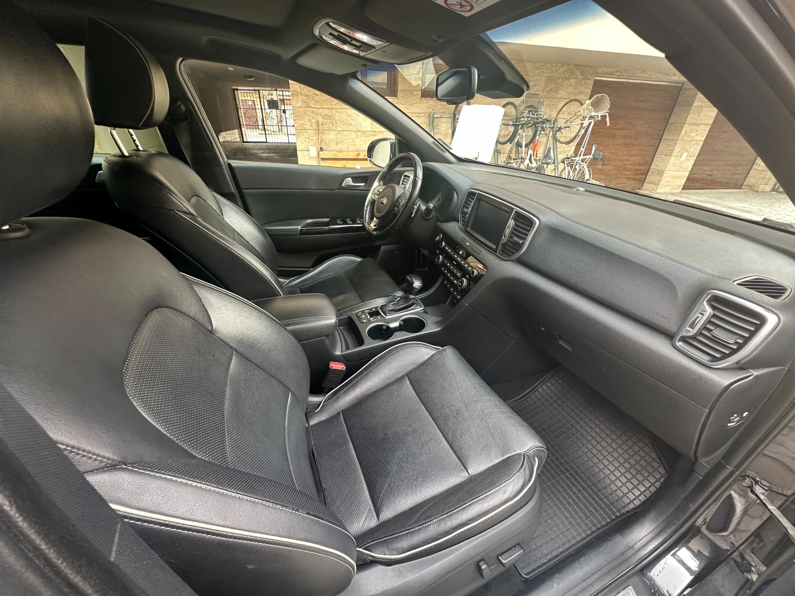 Kia Sportage лек автомобил, снимка 9 - Автомобили и джипове - 54325877