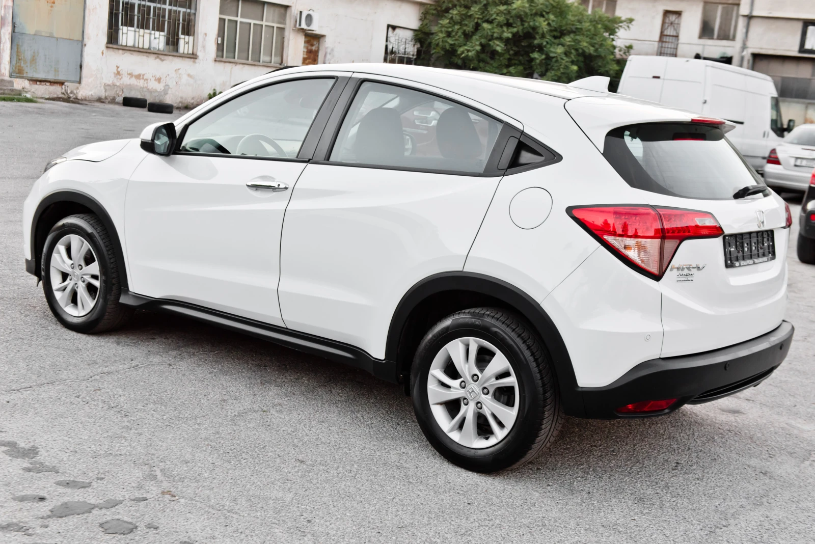 Honda Hr-v 1.5i i-VTEC-AUTOMATIC-ANDROID-ECO-СЕРВИЗНА ИСТОРИЯ, снимка 5 - Автомобили и джипове - 55899097
