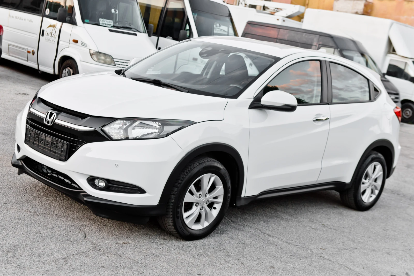 Honda Hr-v 1.5i i-VTEC-AUTOMATIC-ANDROID-ECO-СЕРВИЗНА ИСТОРИЯ, снимка 3 - Автомобили и джипове - 55899097
