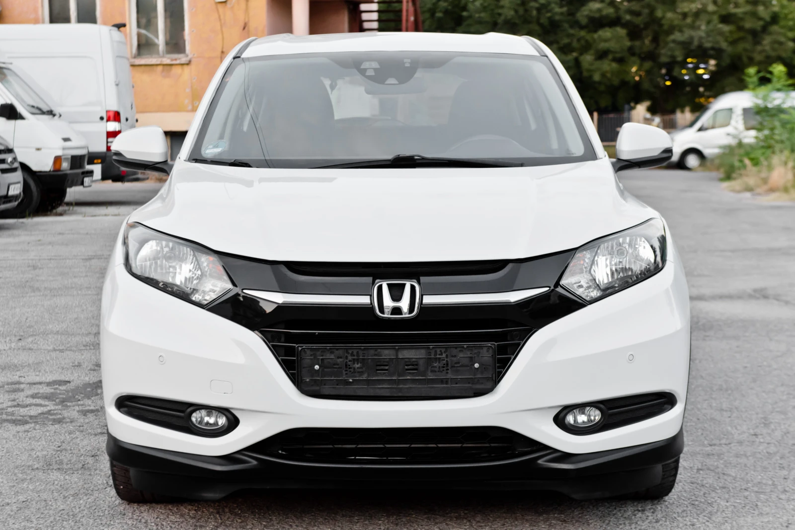 Honda Hr-v 1.5i i-VTEC-AUTOMATIC-ANDROID-ECO-СЕРВИЗНА ИСТОРИЯ, снимка 2 - Автомобили и джипове - 55899097