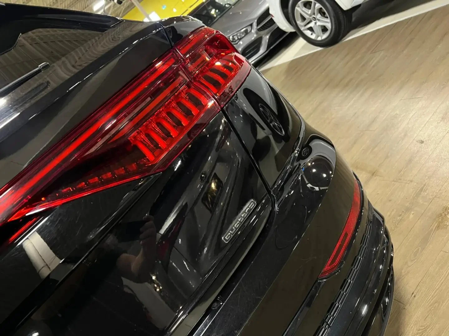 Audi Q8 PROGRESSIV S-LINE| DISTRONIK| ПАНО| BANG&OLUFSEN| , снимка 16 - Автомобили и джипове - 56072305