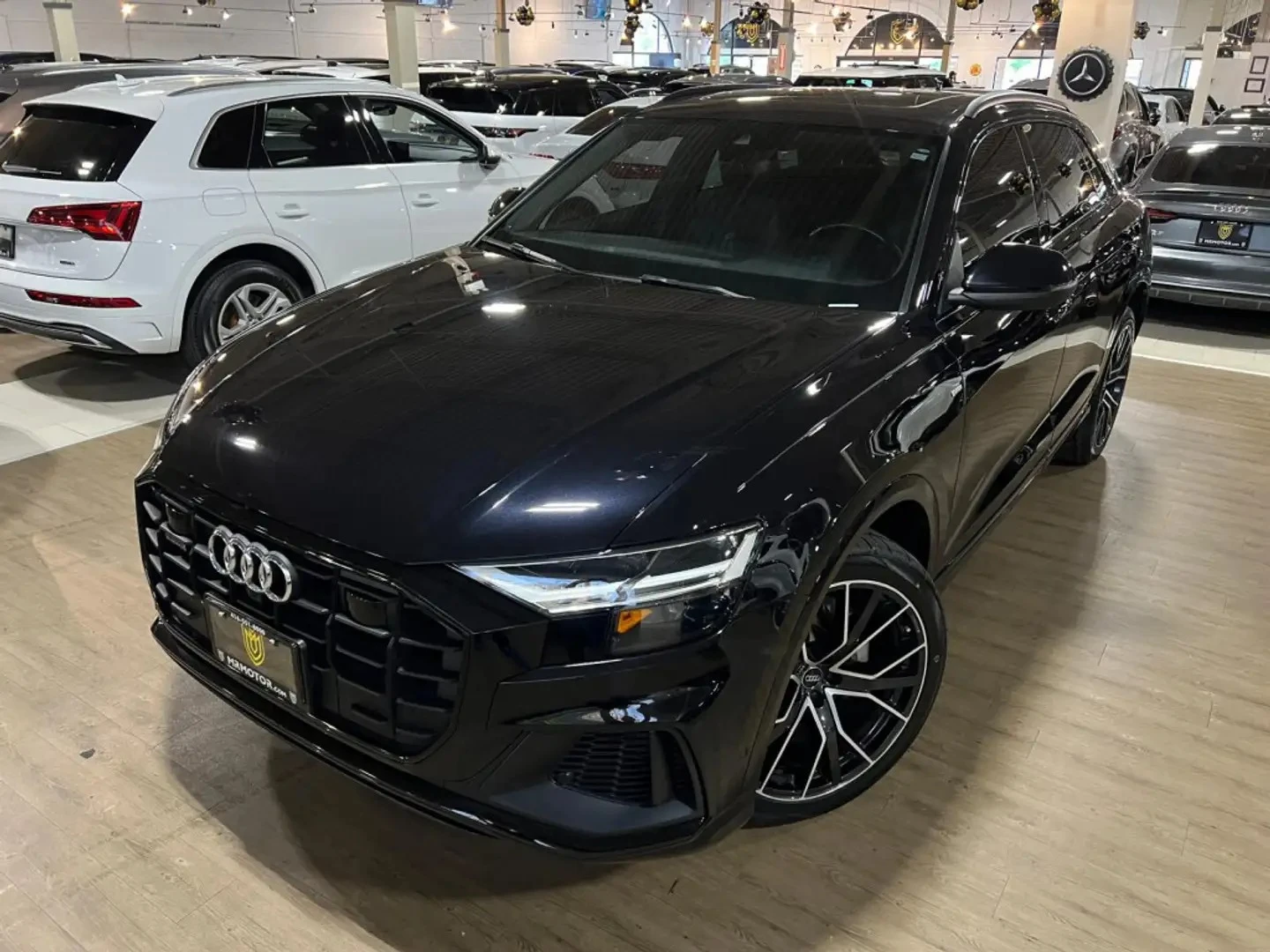 Audi Q8 PROGRESSIV S-LINE| DISTRONIK| ПАНО| BANG&OLUFSEN| , снимка 3 - Автомобили и джипове - 56072305