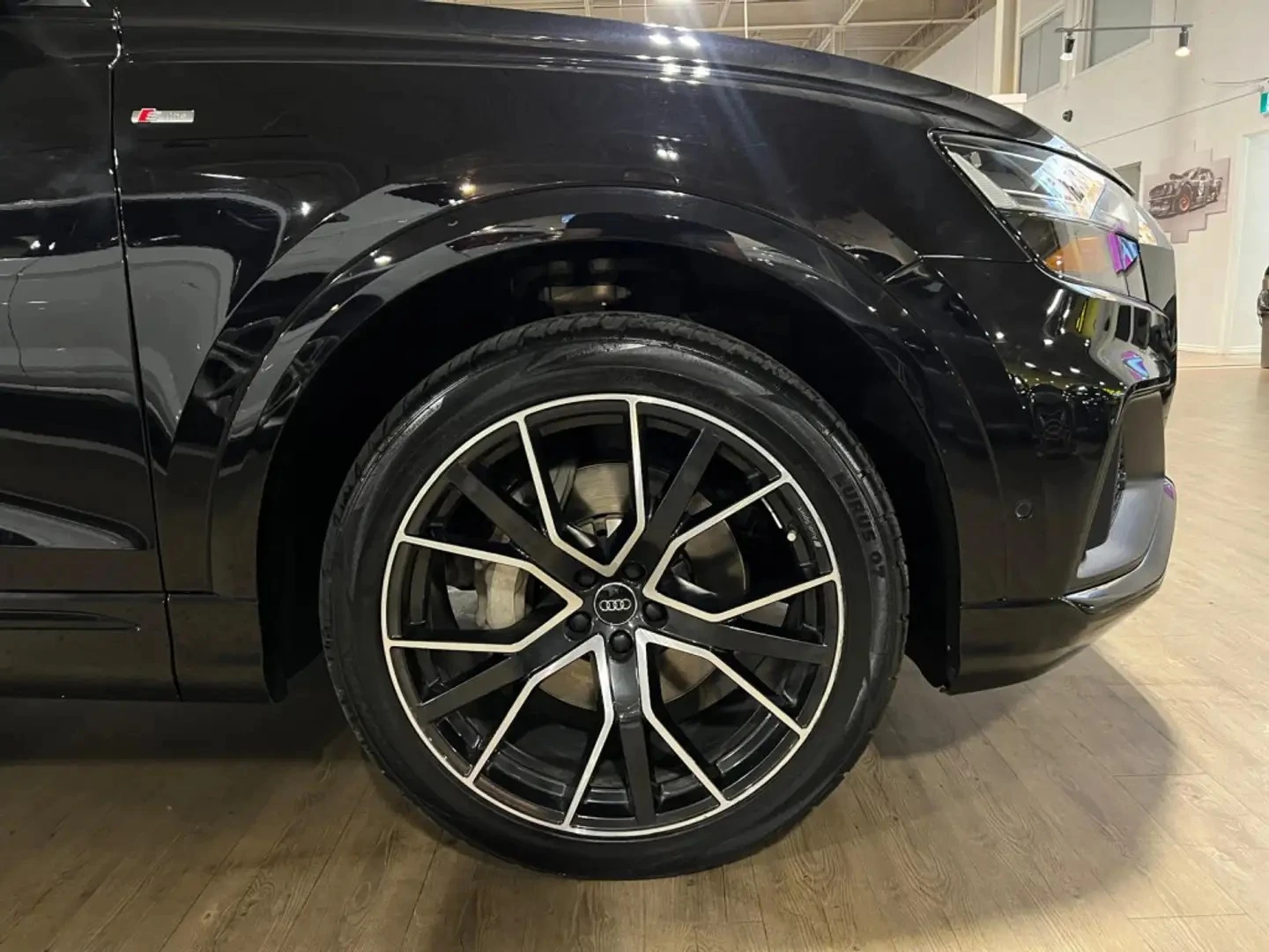 Audi Q8 PROGRESSIV S-LINE| DISTRONIK| ПАНО| BANG&OLUFSEN| , снимка 14 - Автомобили и джипове - 56072305