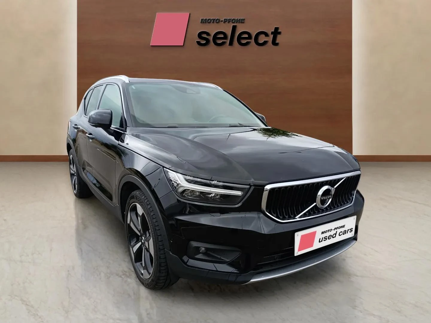 Volvo XC40 2.0 D4, снимка 3 - Автомобили и джипове - 56510428