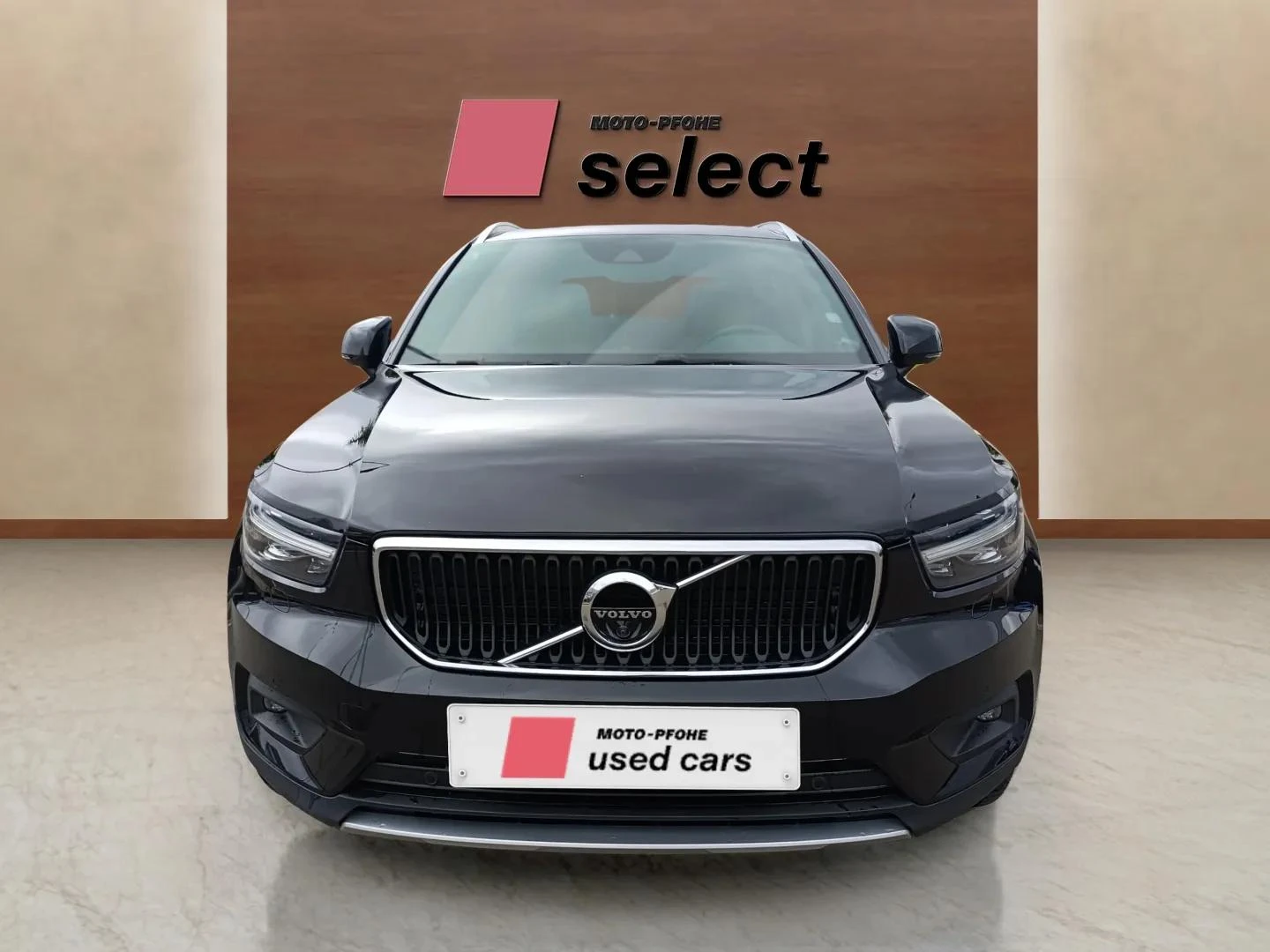 Volvo XC40 2.0 D4, снимка 2 - Автомобили и джипове - 56510428