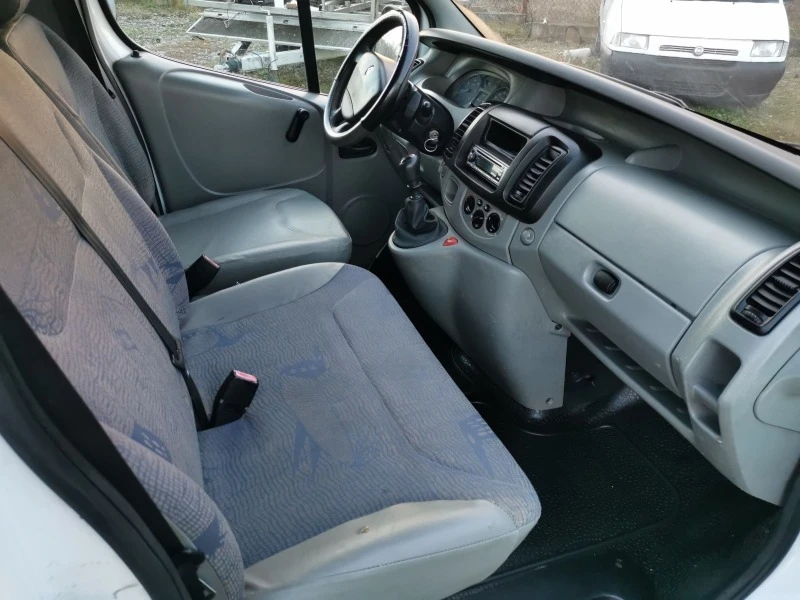 Renault Trafic 1.9DCI 100 ITALY klima, снимка 9 - Бусове и автобуси - 43592075