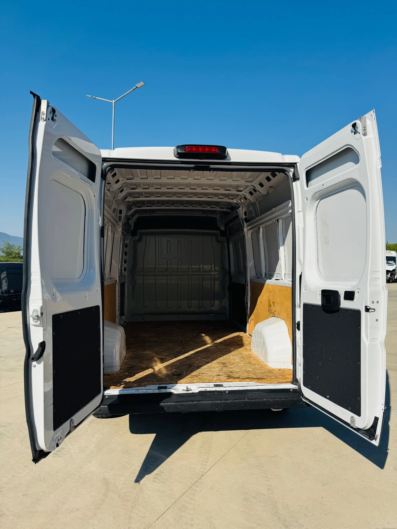 Fiat Ducato Немски!ЧИСТО НОВ!Климатр!Камера!MAXI!ТОП!EURO6!, снимка 5 - Бусове и автобуси - 55562957